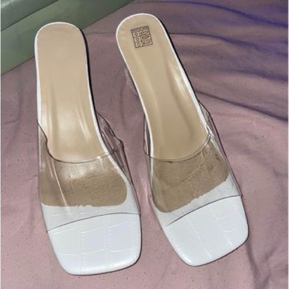 Heels - Picture 3 of 4